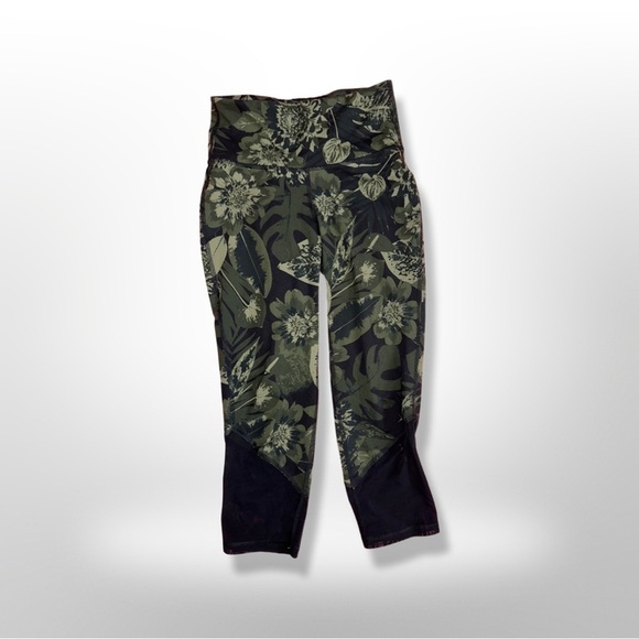 Old Navy Pants - Old Navy Active Capri Go-Dry Leggings, Green Tropical w/ Mesh Cutout, Size Small